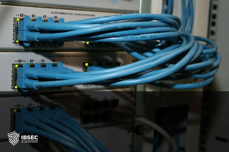 Vulnerabilidade no SolarWinds: Aplique o Patch Agora