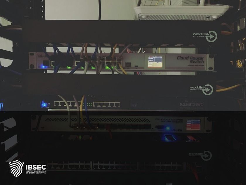 Falhas Críticas no SolarWinds: Atualize Agora
