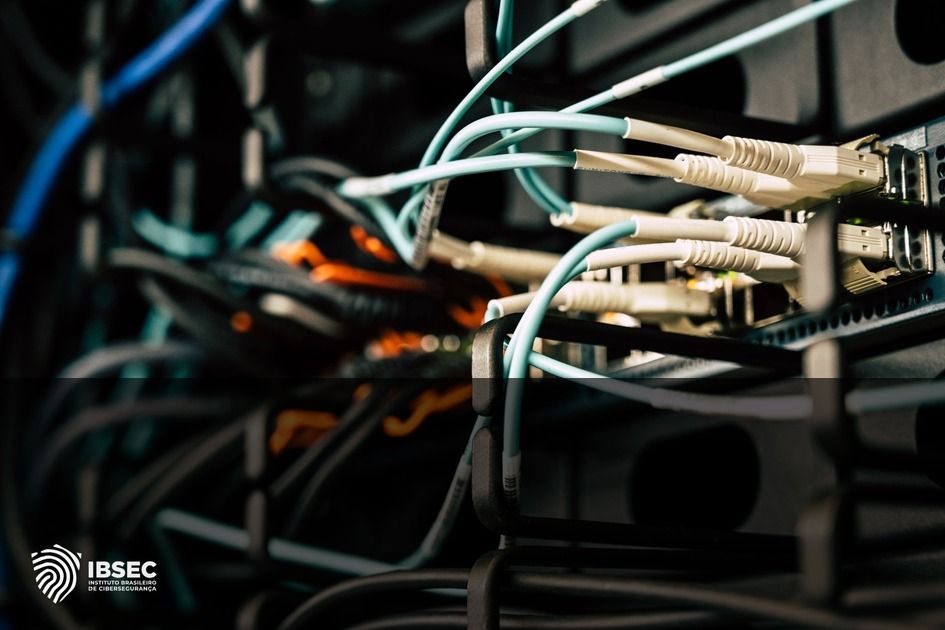 Vulnerabilidade SolarWinds: Impactos e Soluções